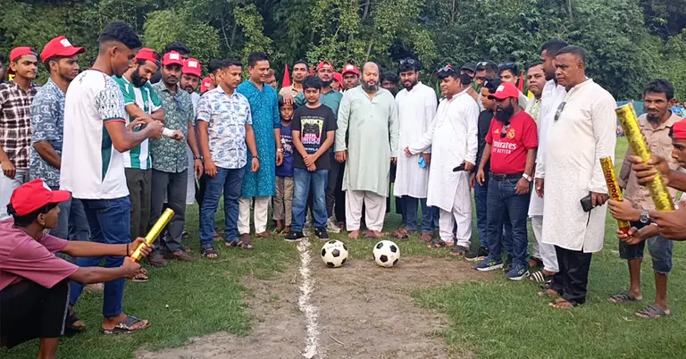 ফুটবল টুর্নামেন্টের উদ্বোধন অনুষ্ঠান